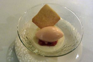 Restaurant Nathan Outlaw - Rhubarb Jelly with Vanilla Cream